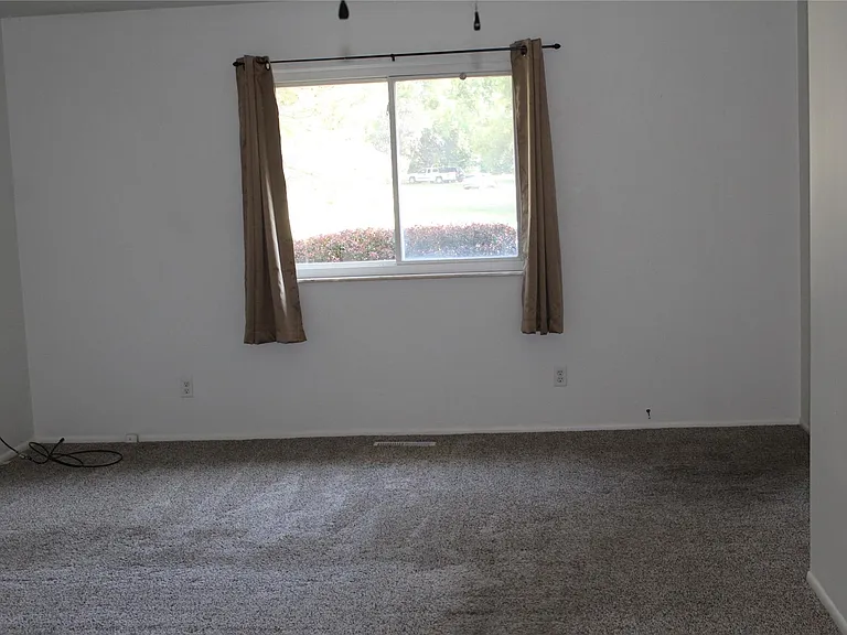 37 Maplecrest Dr — Photo 10