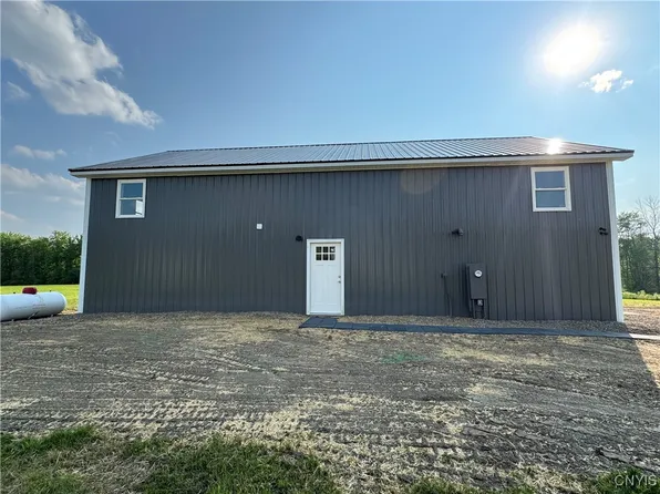 859 County Road 35, Mexico, NY 13114