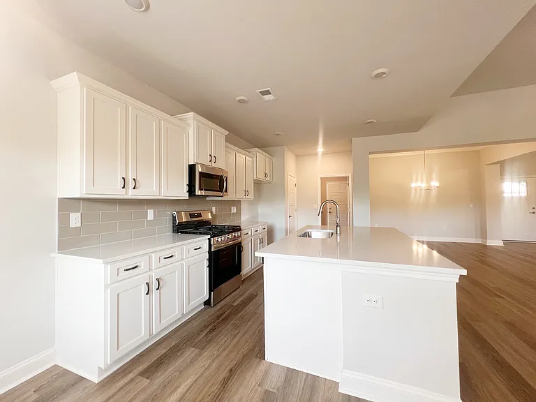 335 Cypress Hollow Trl — Photo 2
