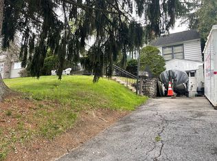 195 Northampton Rd, Amsterdam, NY 12010