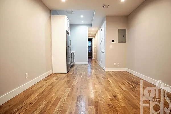 Rented by Lofts and Flats LLC | media 29