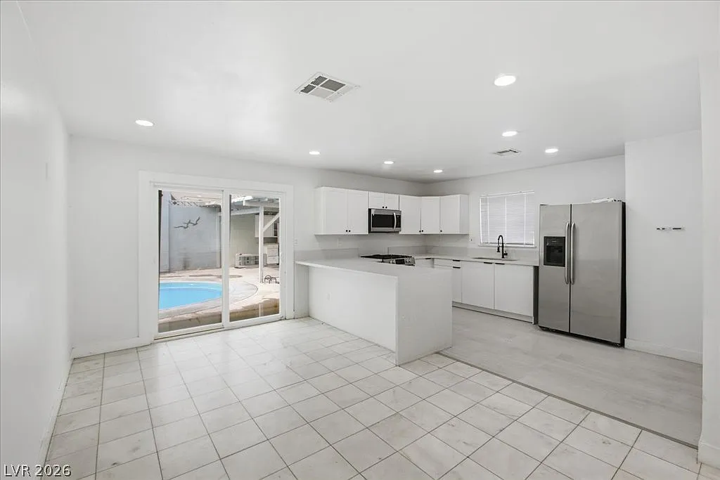 4 bed, 1757 sqft, $3,650 — Photo 1