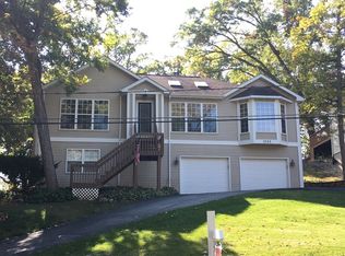 1005 Valley Ave, McHenry, IL 60051