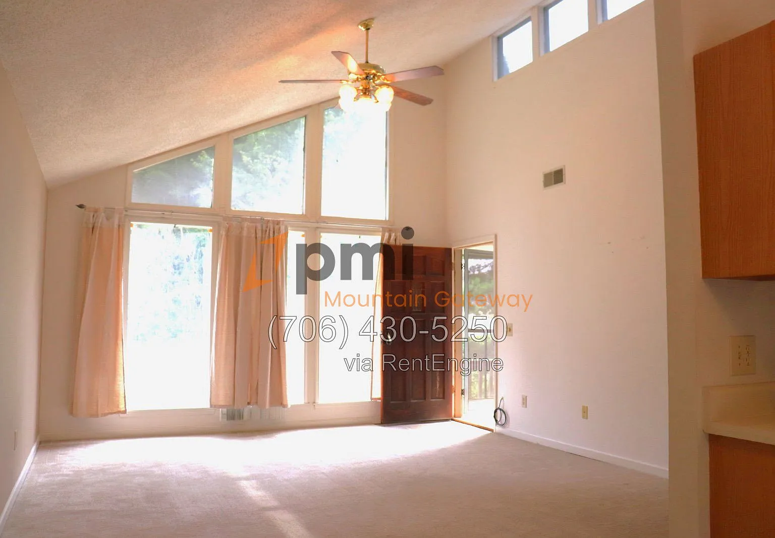 2 bed, 1.5 bath, 839 sqft, $1,200 — Photo 2
