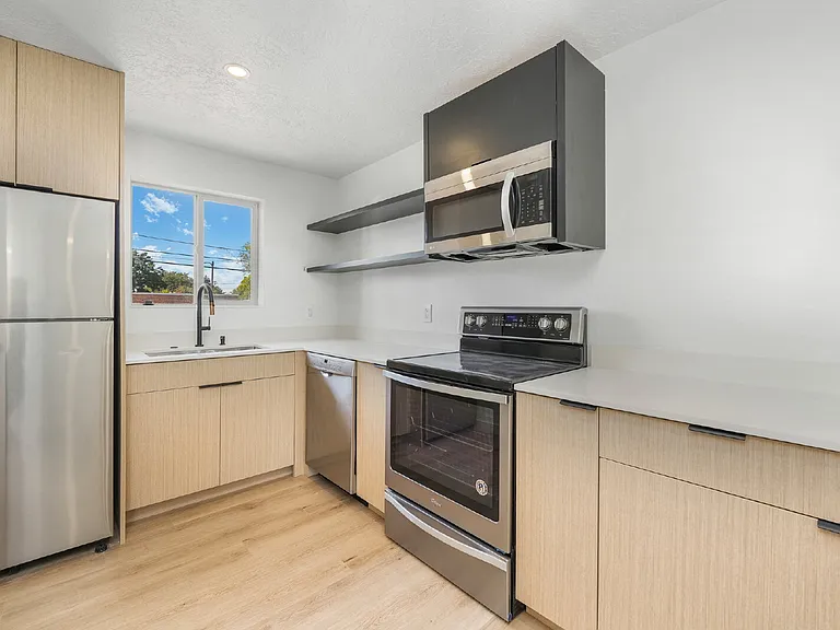 288 E Downington Ave — Photo 7