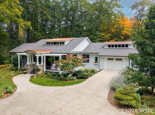 14676 Brucker Woods Ct, Grand Haven, MI 49417