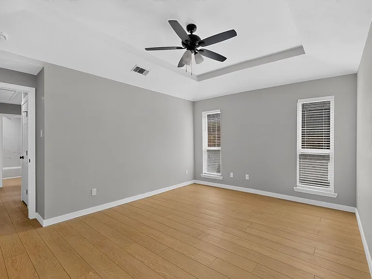 1748 Saint James Dr — Photo 22
