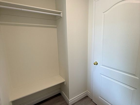 5th image of 43 Oak Ave