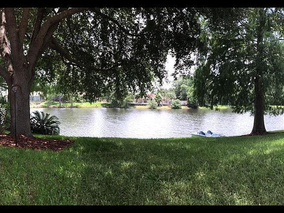 3rd image of 12868 Winthrop Cove Dr