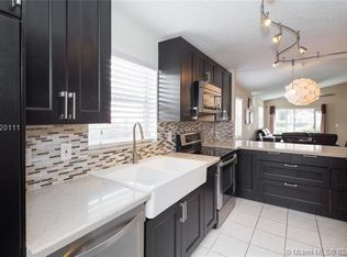 9619 NW 8th Cir, Plantation, FL 33324