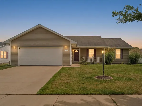 2702 Landis Farm Rd, Urbana, IL 61802