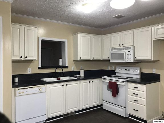 2nd image of 589 Lakeview Heights Dr