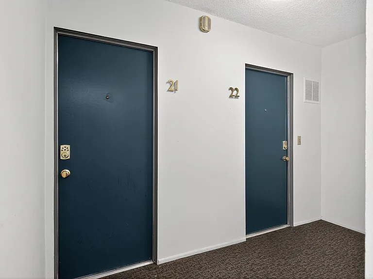 588 E. Mel Avenue - Hermosa Palms — Photo 17