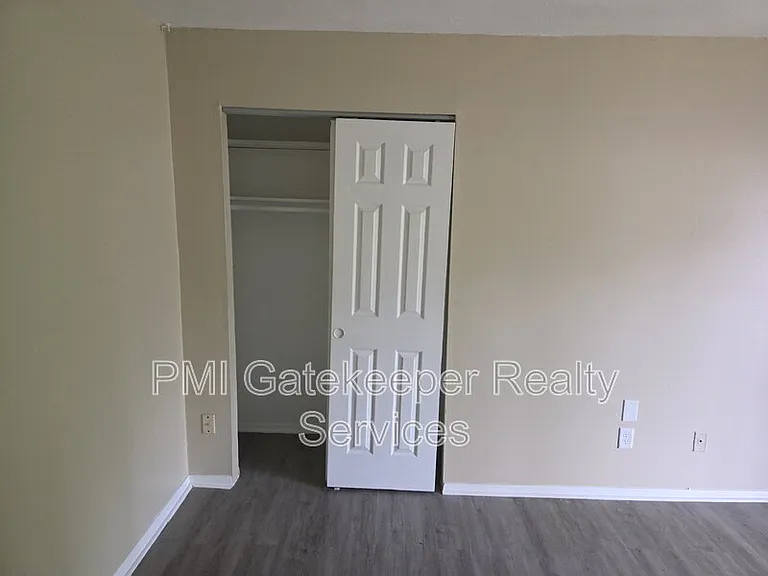 2459 Montana Ave #8 — Photo 7