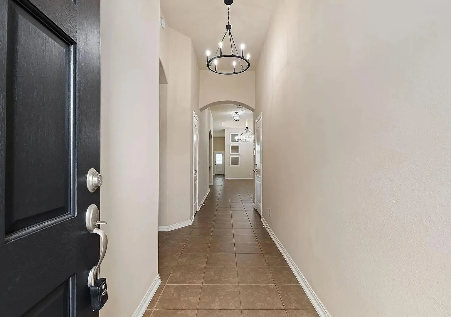 For Lease Offering $500 Off 3rd Months' Rent Apply By 09/15 | 3 Bed, 2 Bath |2,365 Sq Ft | Stone ... — Photo 4