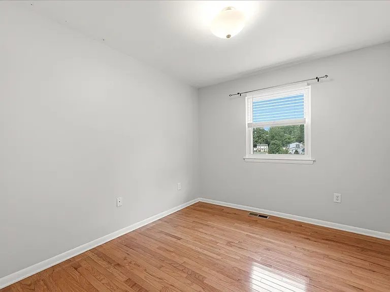 5481 Saddler Ln — Photo 9