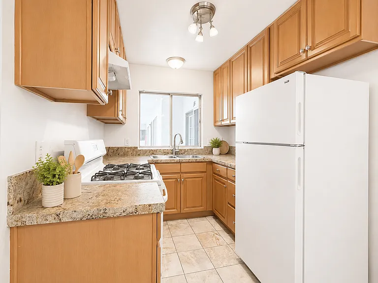 4525 Florida St #15 — Photo 3