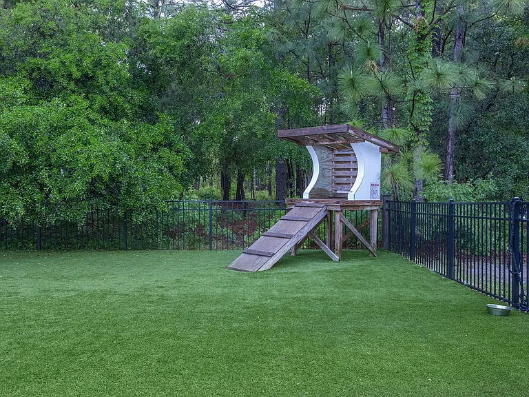 Arboretum West — Photo 32