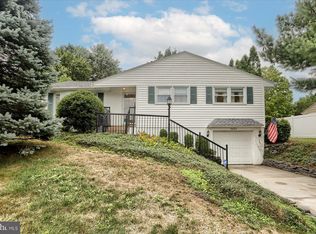 5623 Akron Dr, Harrisburg, PA 17109
