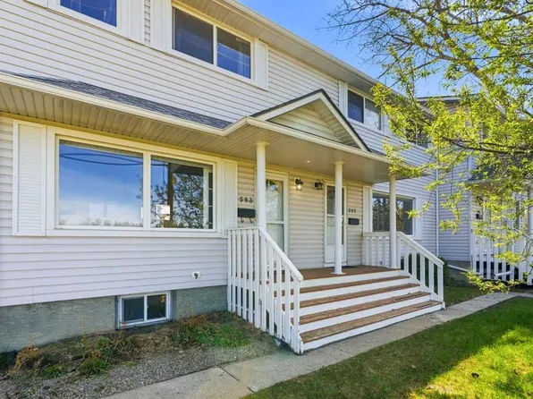 583 N Killarney Glen Ct SW, Calgary, AB T3E 7H4