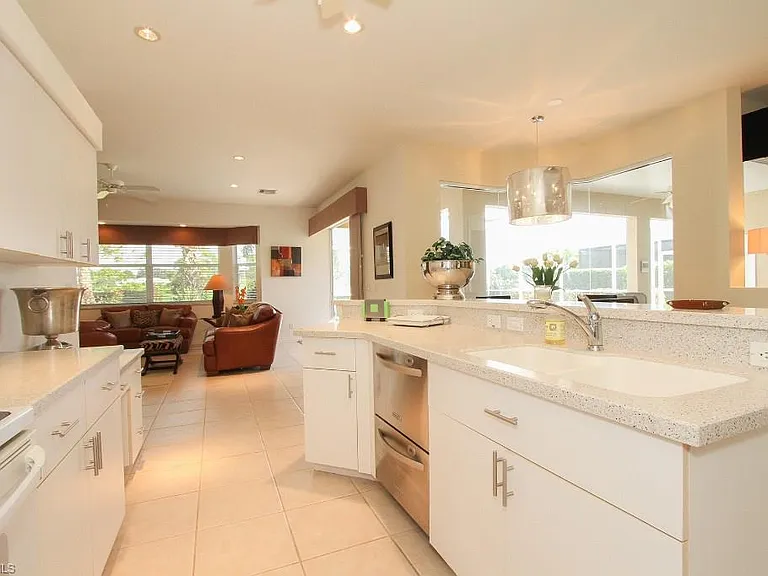 26343 Clarkston Dr — Photo 6