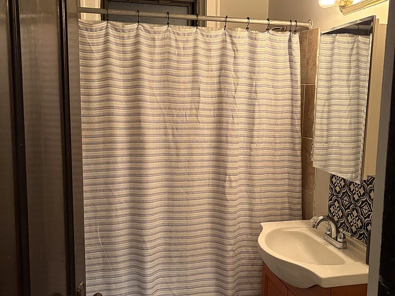 2439 W Logan Blvd #3H — Photo 4