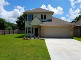 101 Milton Estates Ln, Youngsville, LA 70592