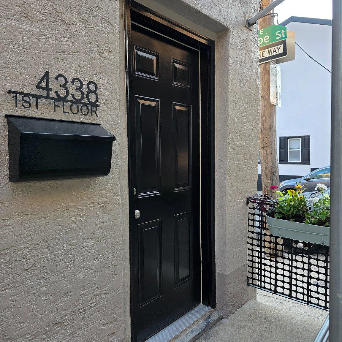 2 bed, 1.0 bath, 1000 sqft, $1,800 — Photo 2