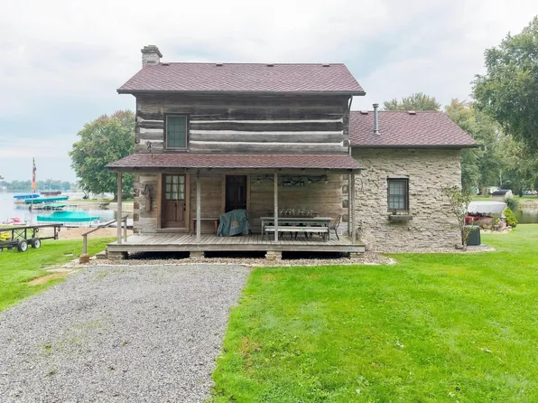 600 Lane 136 Turkey Lk, Hudson, IN 46747
