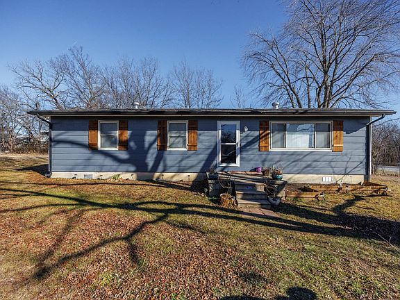 2nd image of 106 Main St