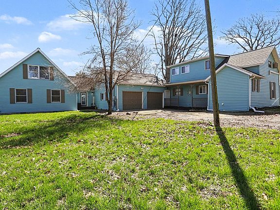 3rd image of 2743 Hemlock Rd