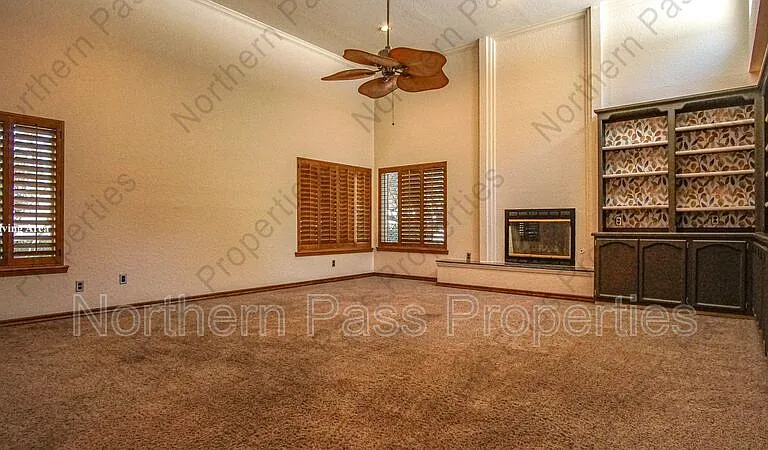 612 Willow Glen Dr — Photo 4