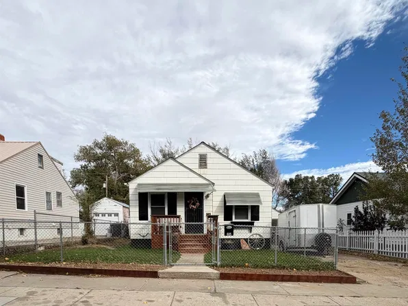 605 12th St, Rawlins, WY 82301