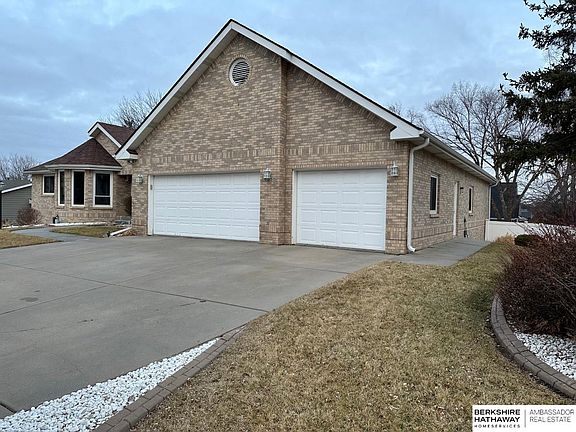 3rd image of 6230 S 31st St