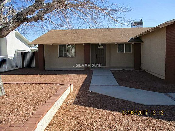 3rd image of 400 N Torrey Pines Dr