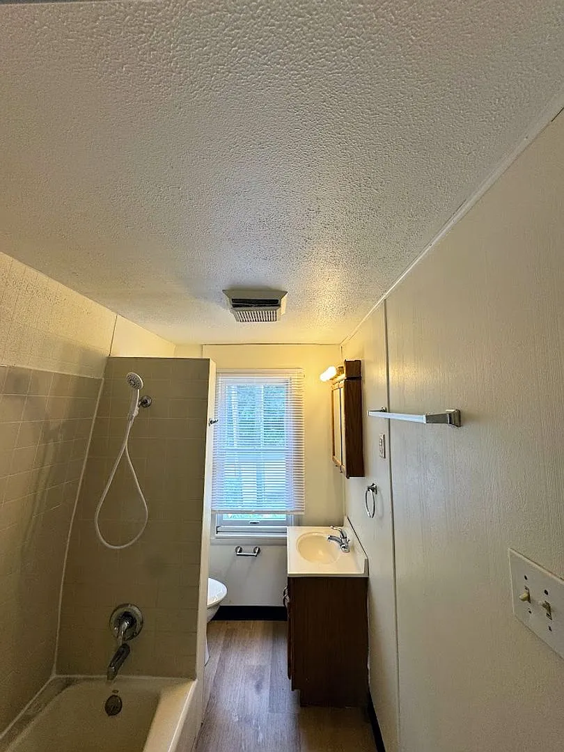 Updated 2/3 Bedroom Home in Pitcairn! — Photo 1