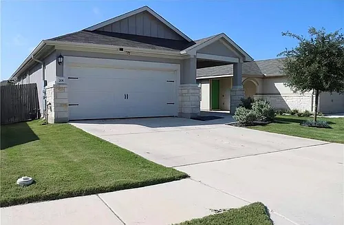 201 McFarland St Photo 1