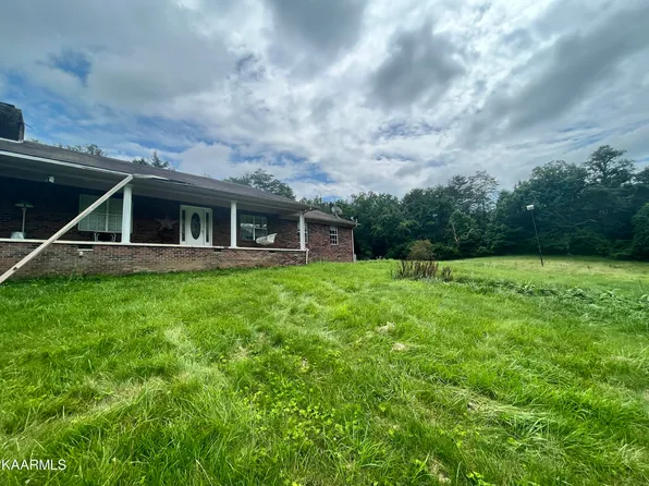 300 Larry Ln, Washburn, TN 37888