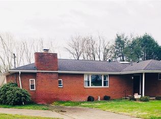 2313 Rockland Ave, Belpre, OH