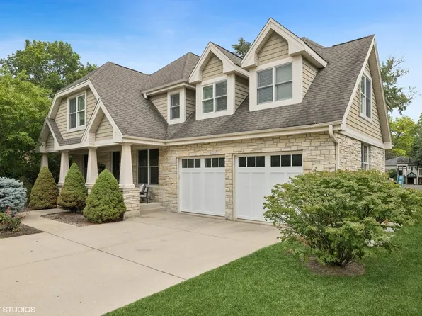 907 S Vail Ave, Arlington Heights, IL 60005