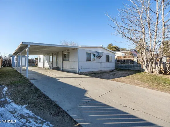 1106 Hillcrest St, Grandview, WA 98930