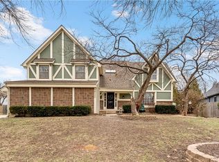 16100 W Chalet Dr, Olathe, KS 66062