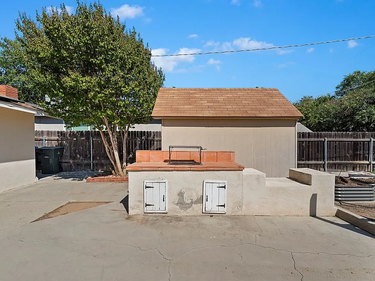 4570 Emerson St — Photo 40