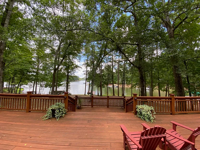 1320 Buckhead Dr — Photo 3