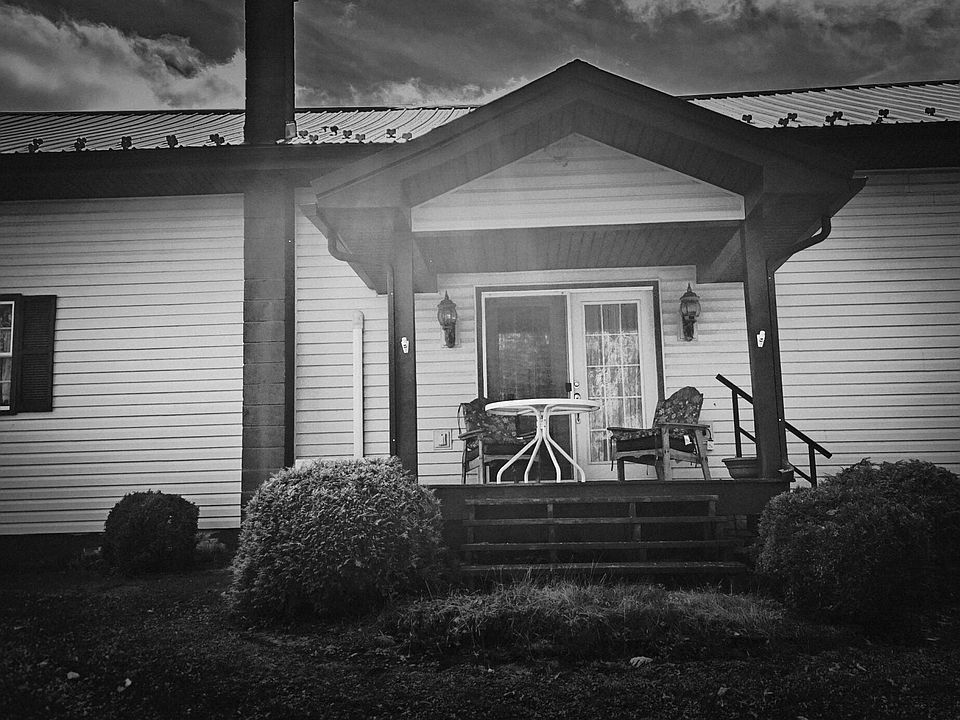 1st image of 4261 Tamarack Rd