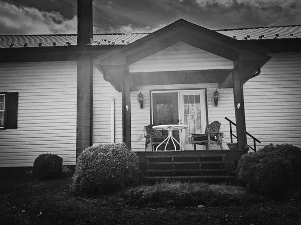 4261 Tamarack Rd, Renovo, PA 17764