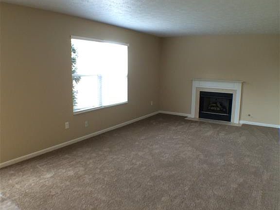 2nd image of 3241 Creekshore Dr