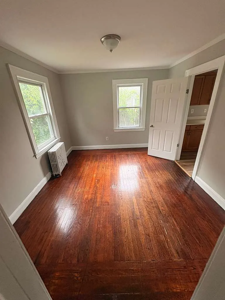 3 bed, 1800 sqft, $2,500 — Photo 3