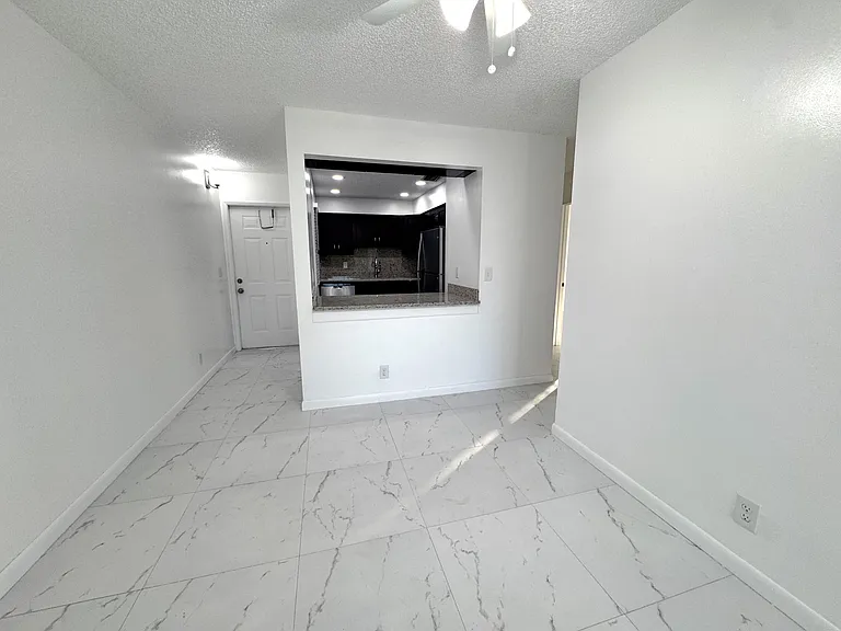 10687 Royal Palm Blvd — Photo 8
