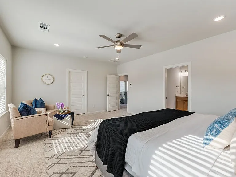 2201 Peters Colony Dr — Photo 5
